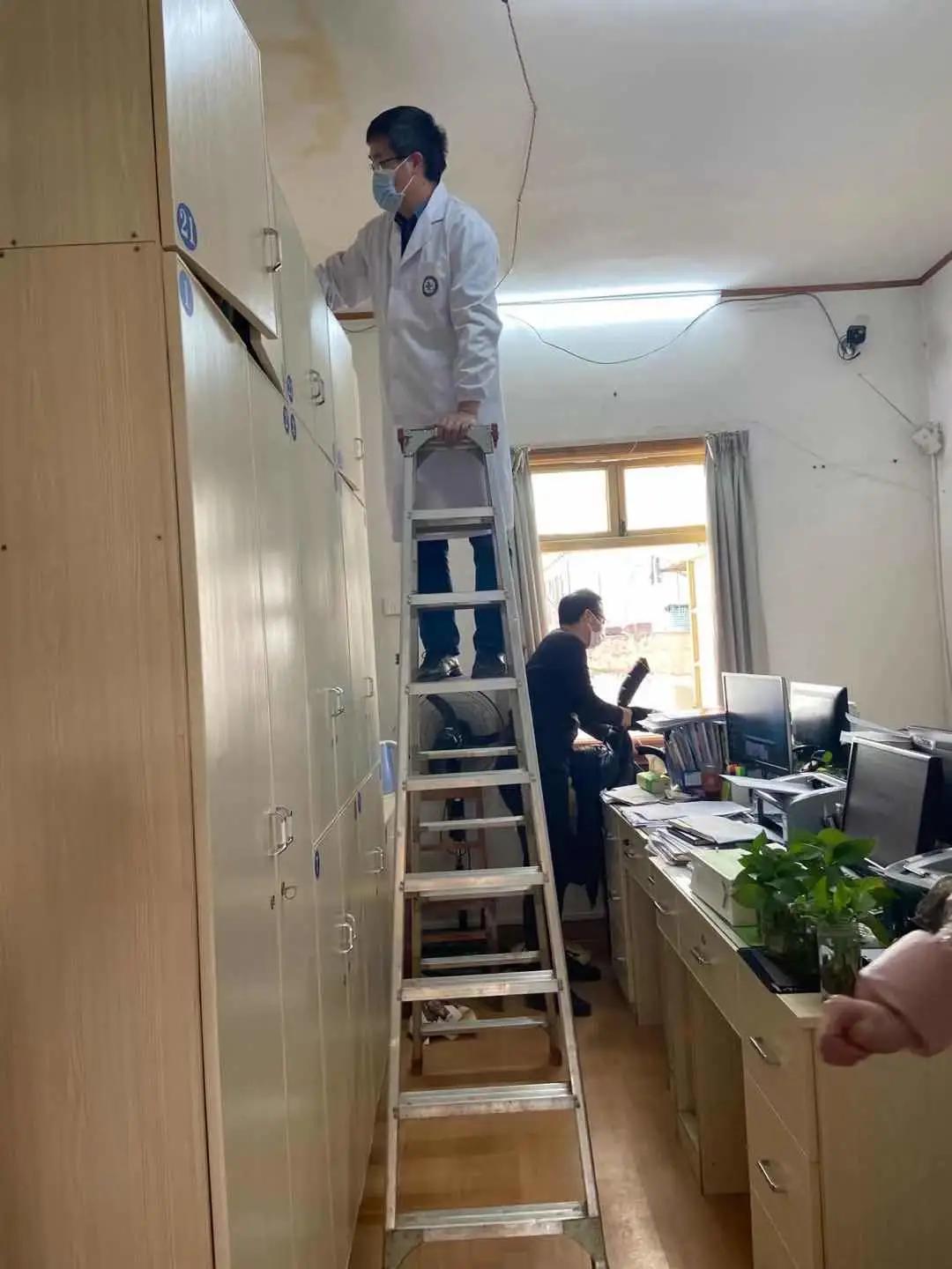 省胸科醫(yī)院開展“迎新春 除舊塵”環(huán)境衛(wèi)生大掃除活動