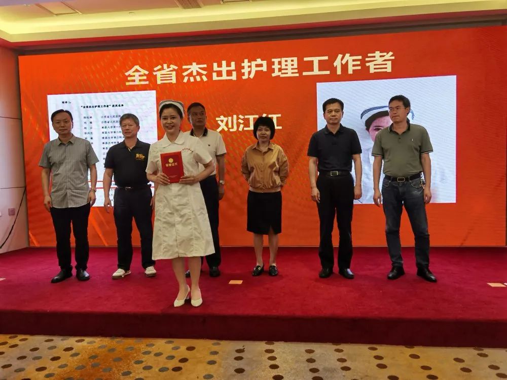 你未必光芒萬丈 但始終溫暖如初----省胸科醫(yī)院慶祝5.12國際護(hù)士節(jié)