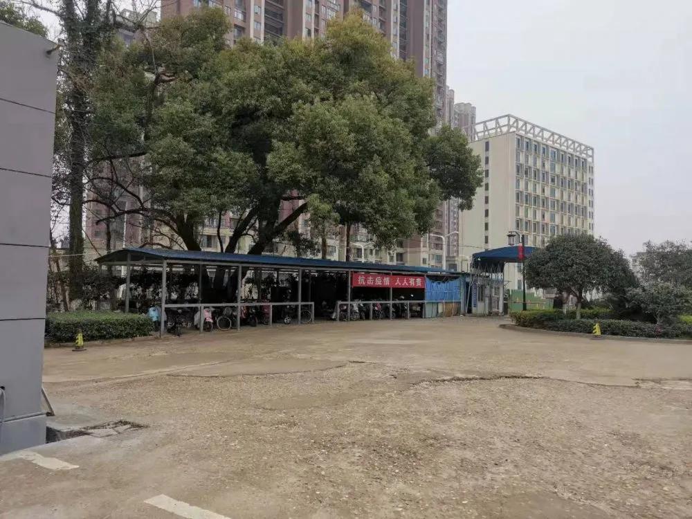 省胸科醫(yī)院開展“迎新春 除舊塵”環(huán)境衛(wèi)生大掃除活動