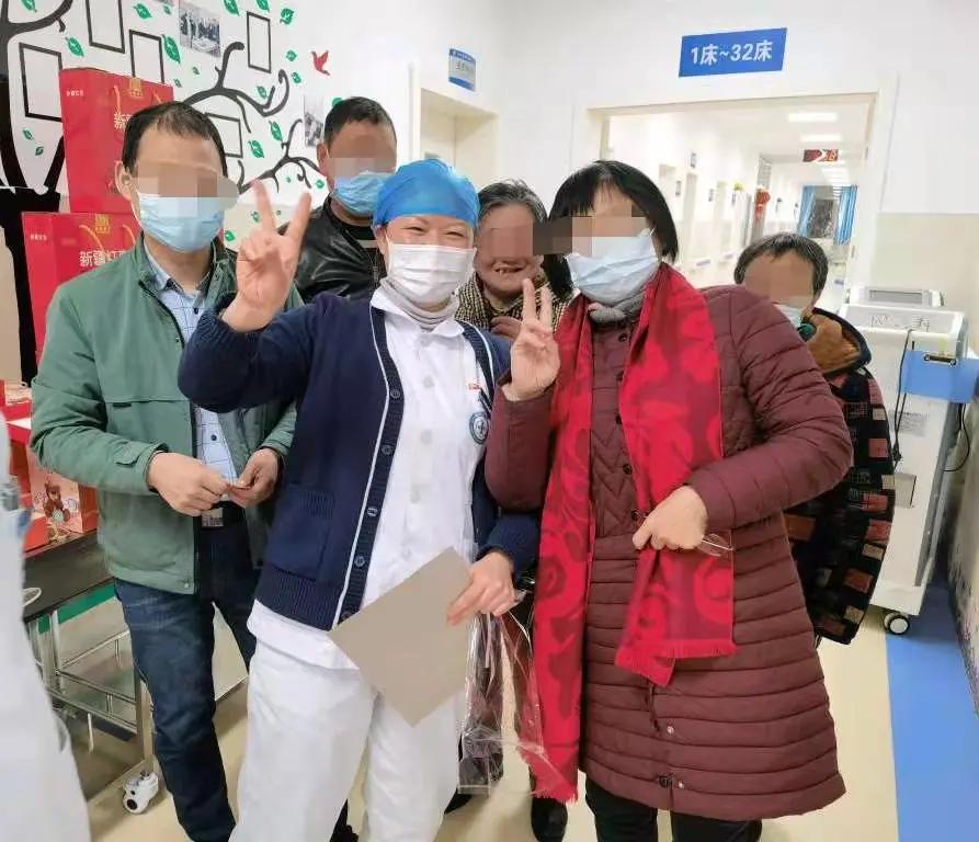 慶佳節(jié) 迎新春——病房里的醫(yī)患同樂