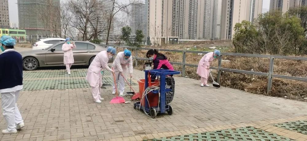 省胸科醫(yī)院開展“迎新春 除舊塵”環(huán)境衛(wèi)生大掃除活動