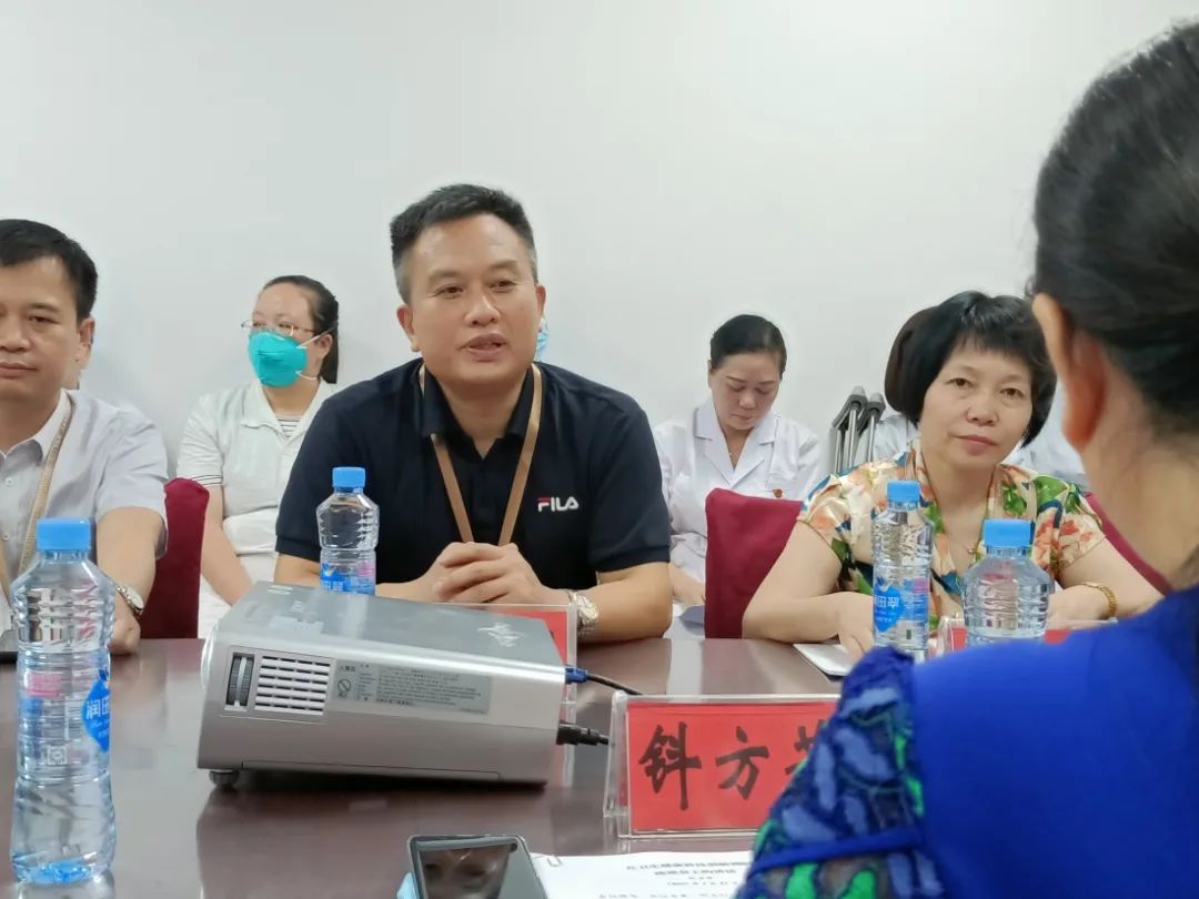 省衛(wèi)健委黨組成員、副主任鈄方芳調(diào)研我院科技創(chuàng)新工作