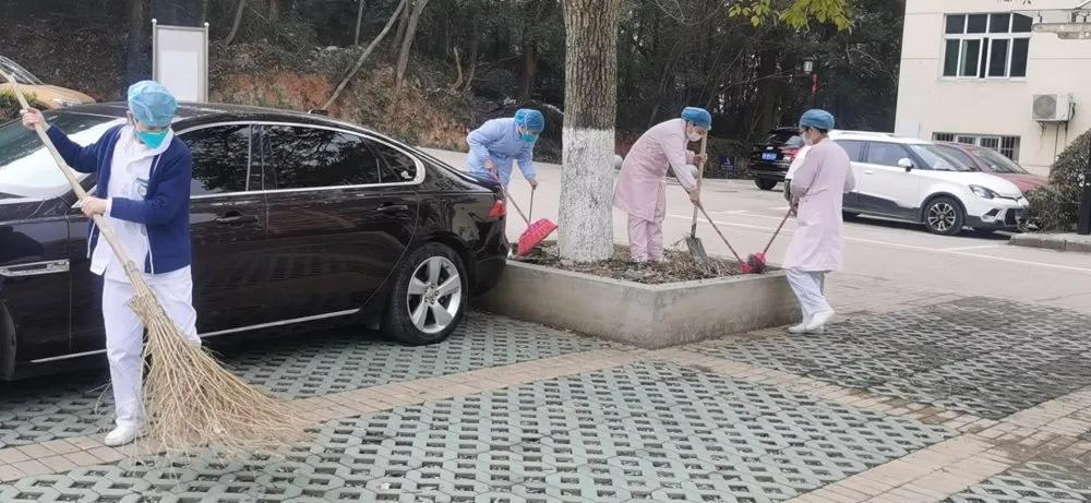 省胸科醫(yī)院開展“迎新春 除舊塵”環(huán)境衛(wèi)生大掃除活動