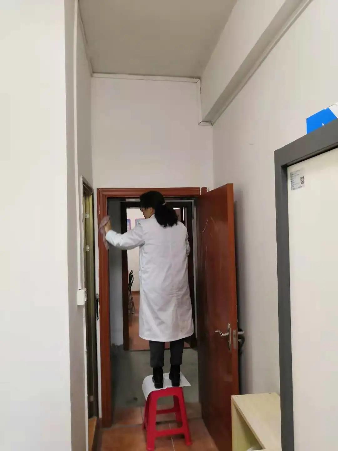 省胸科醫(yī)院開展“迎新春 除舊塵”環(huán)境衛(wèi)生大掃除活動